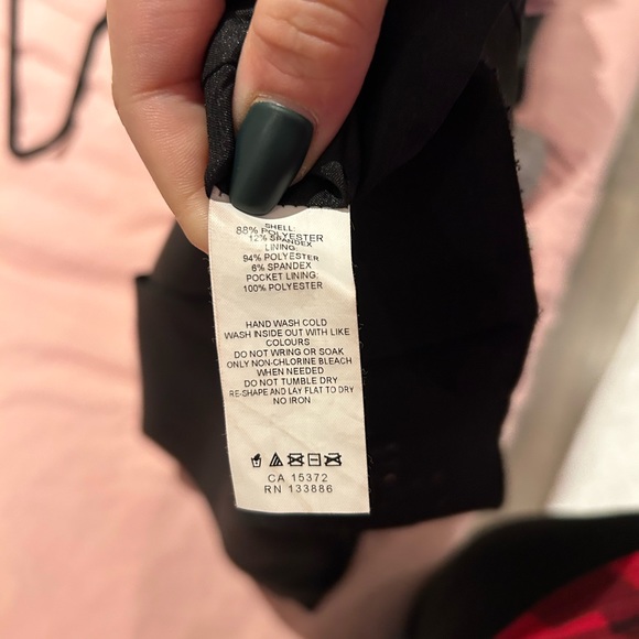 Joe Fresh mini skirt, black, size 4 - Picture 5 of 5